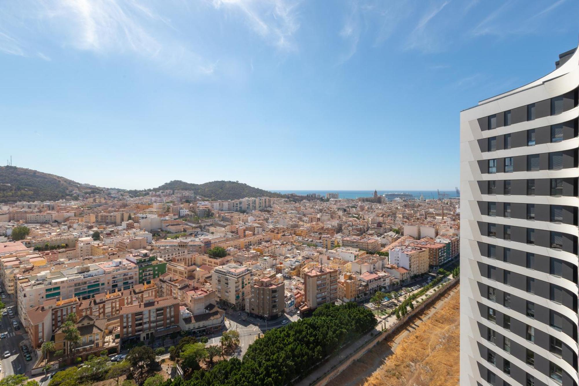 Unique Three-bedroom In The Heart Of Appartamento Málaga